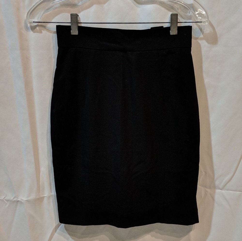 H&M black pencil skirt